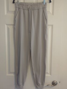 Crz Yoga Women's Light Gray Drawstring Jogger Pants